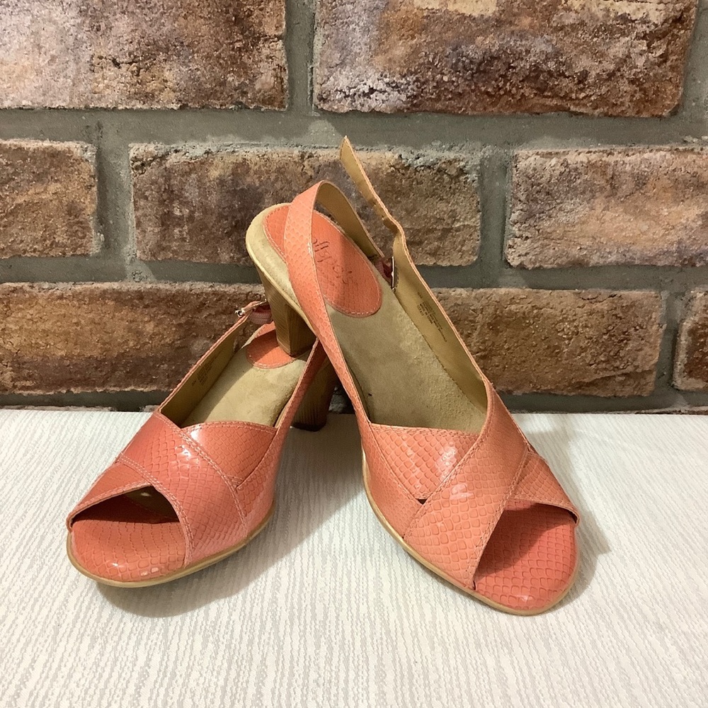 SOFTSPOTS Coral Patent Leather Slingback Sandals - Picture 2 of 12